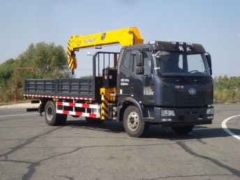 安康東風隨車起重運輸車與清障車 專業專用車的可靠選擇